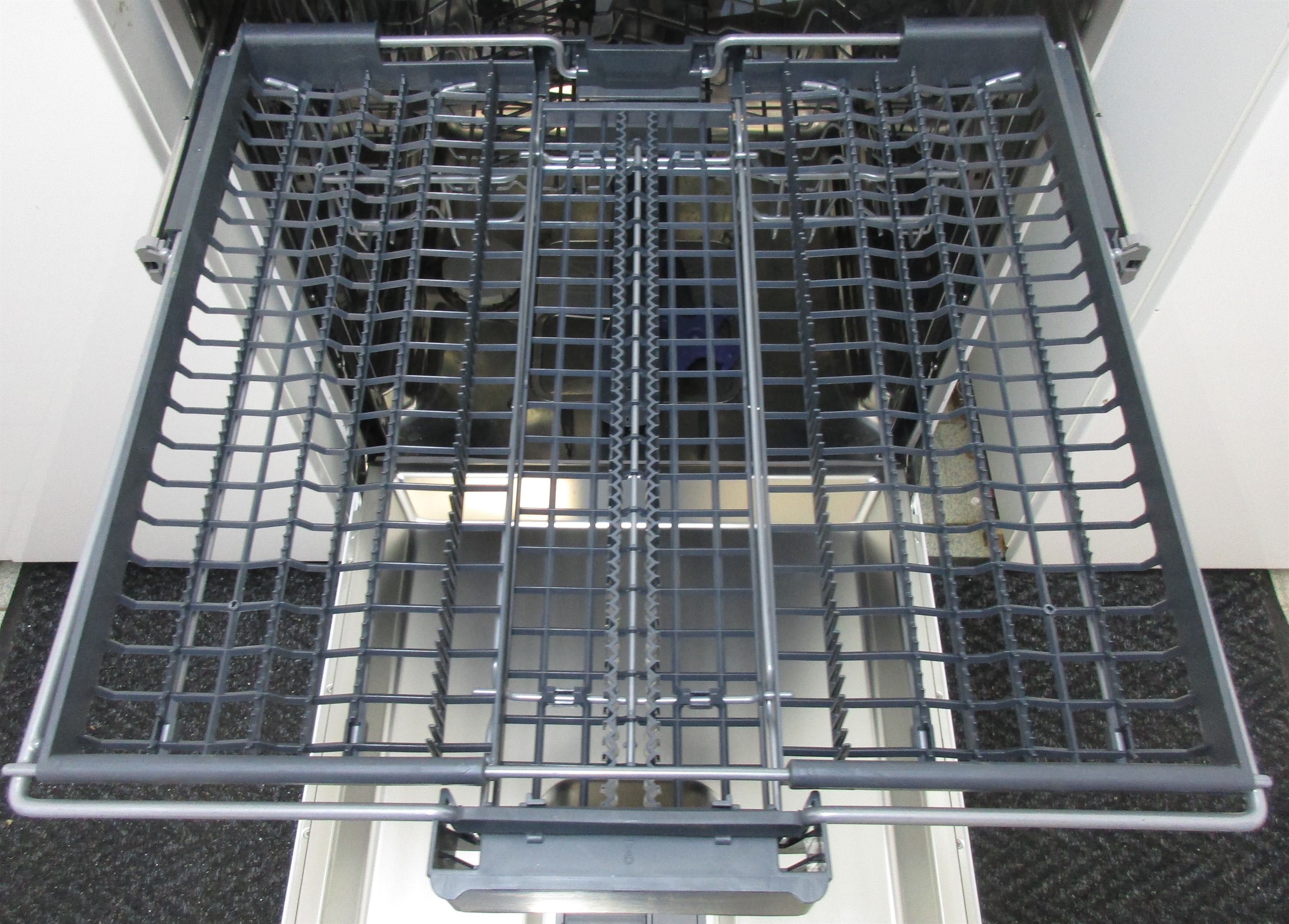 BEKO DFN28422W