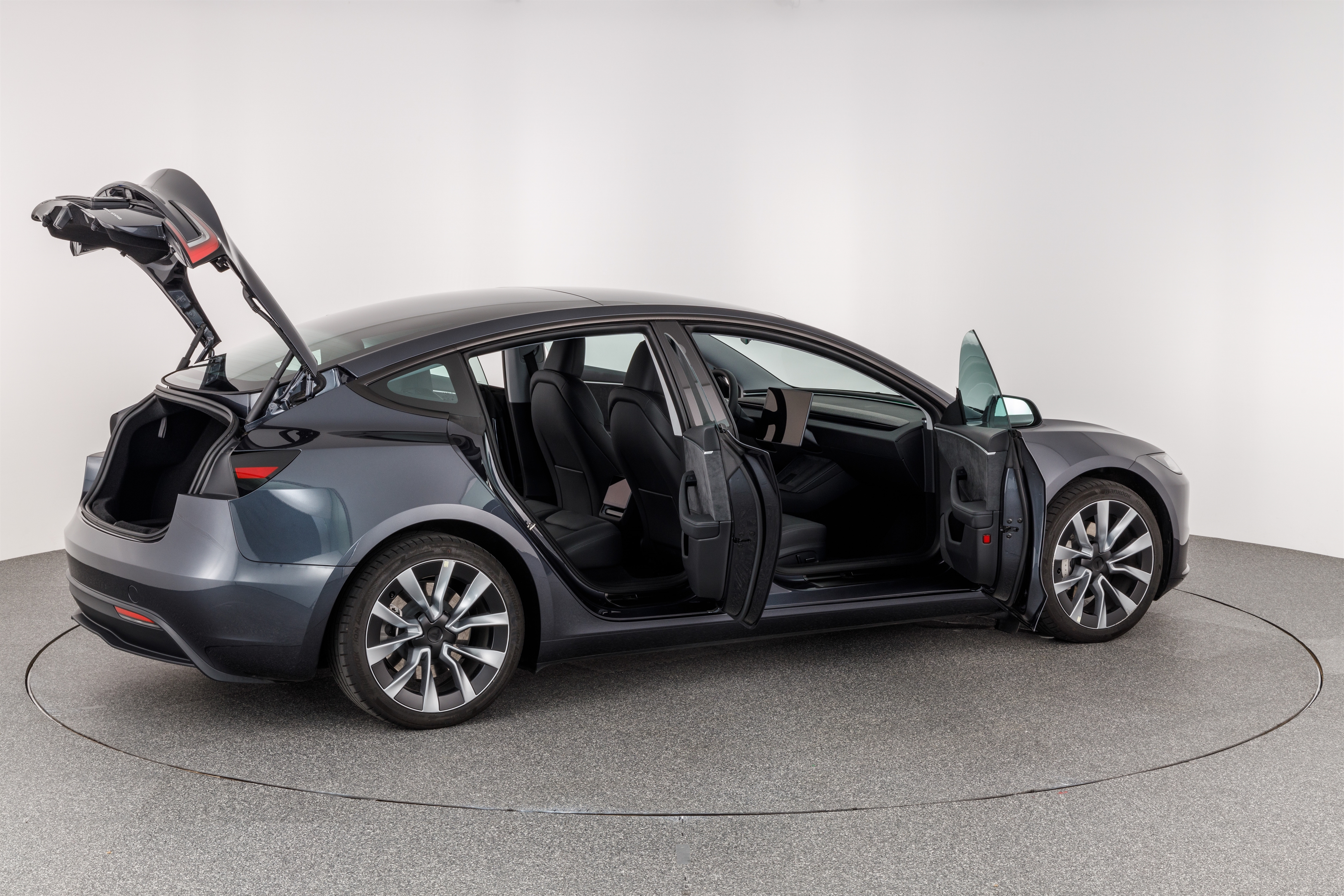 TESLA MODEL 3 LONG RANGE