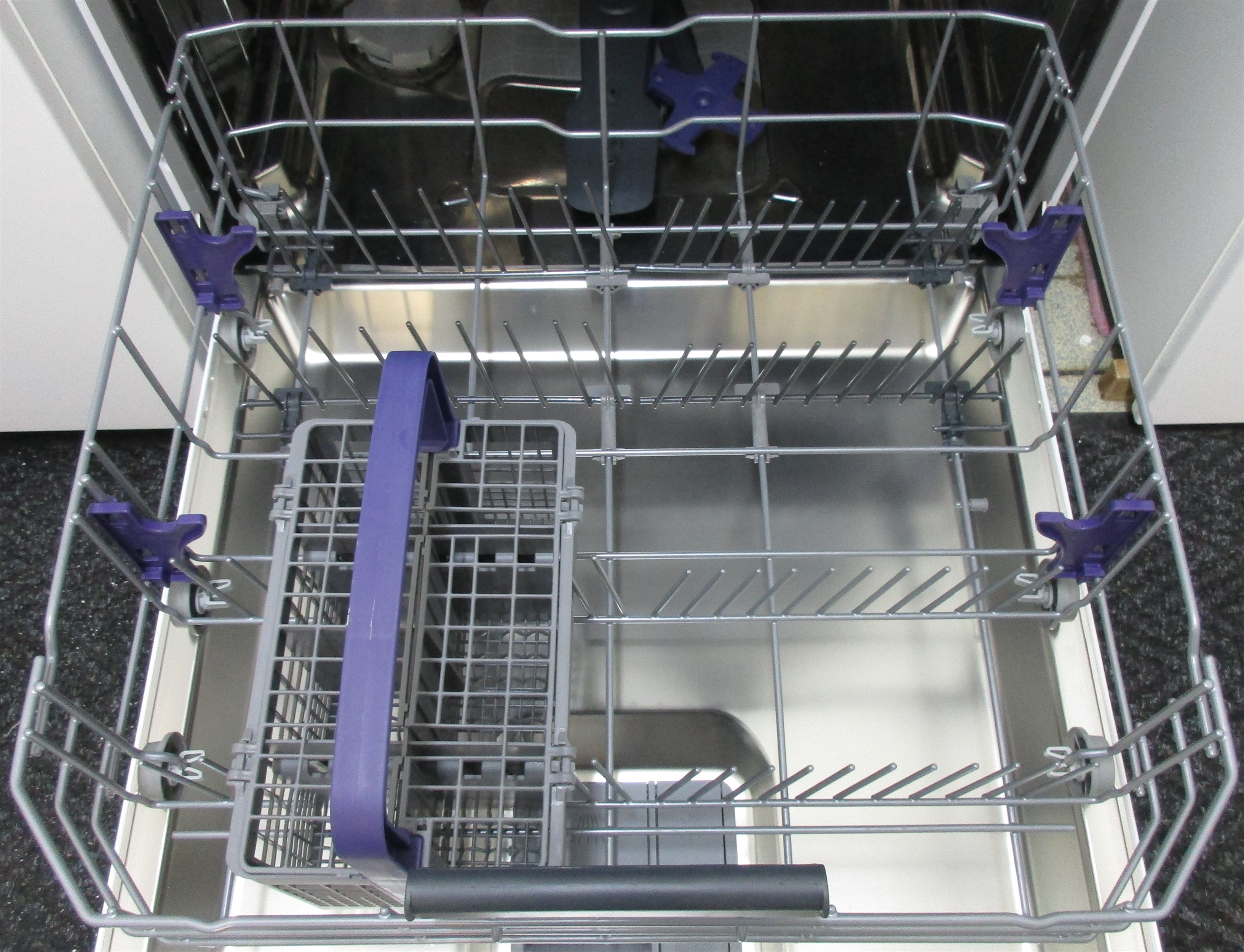 BEKO DFN28422W