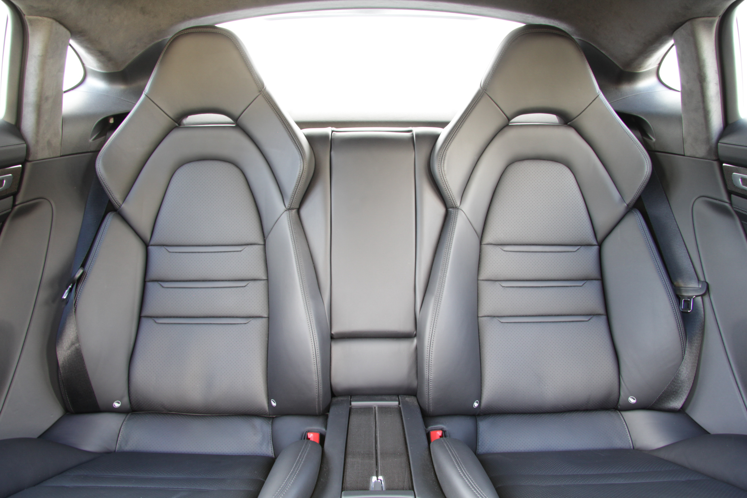 PORSCHE PANAMERA 4 E-HYBRID