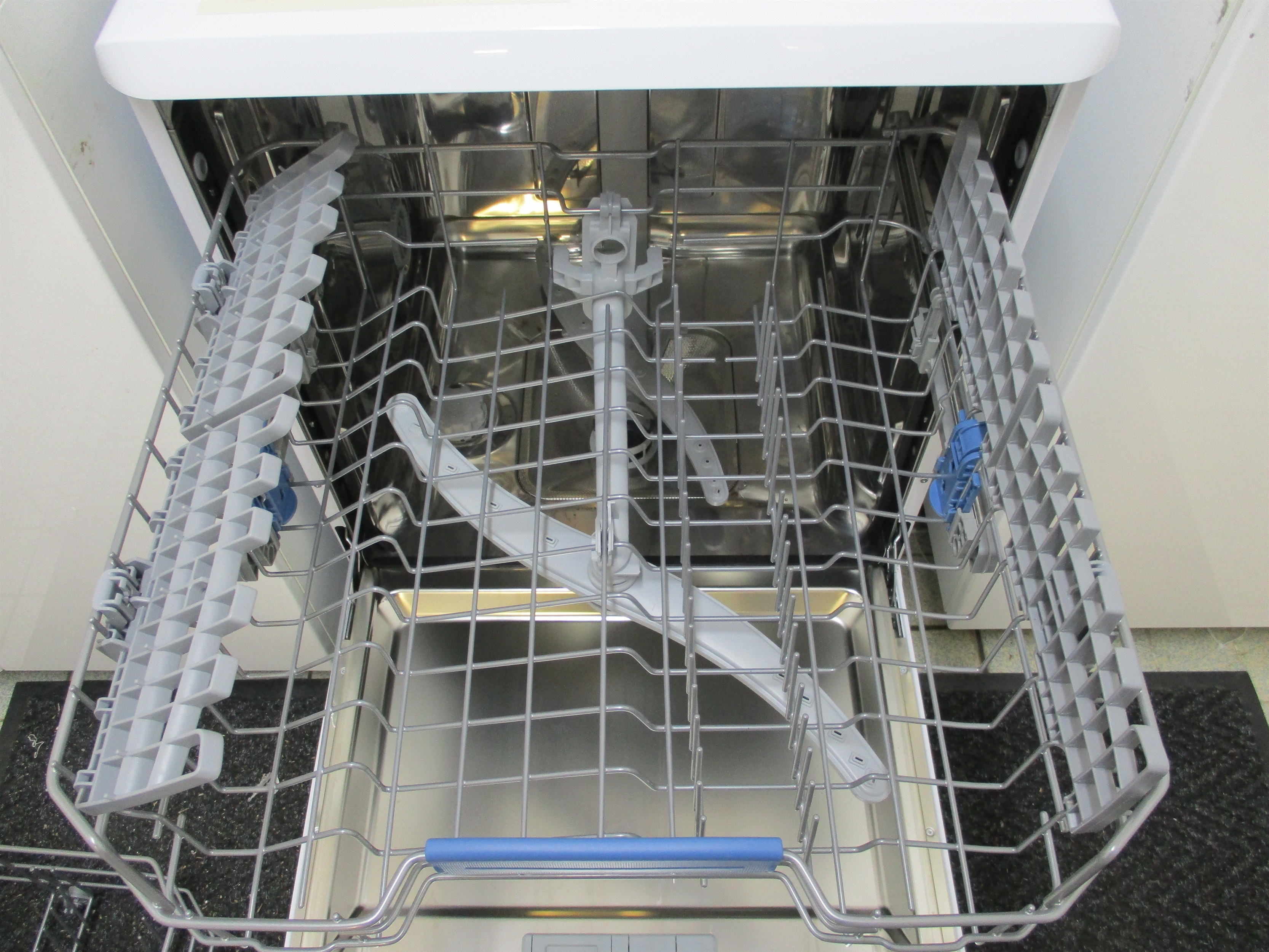 INDESIT DFP 58T94 Z