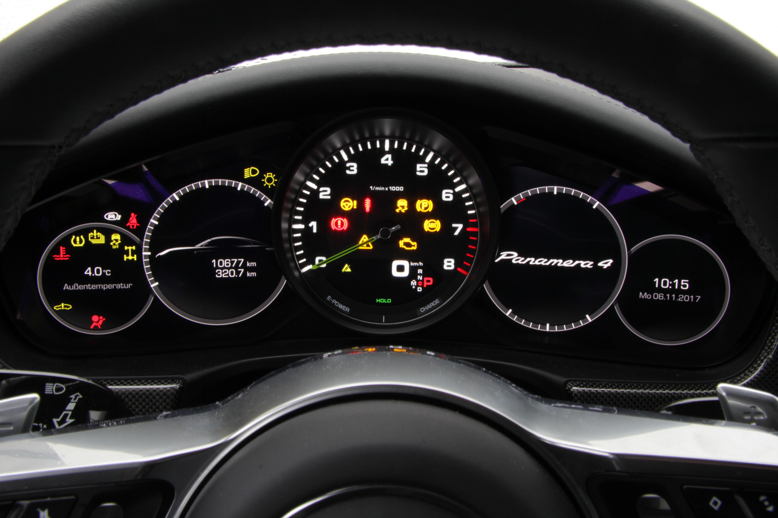 PORSCHE PANAMERA 4 E-HYBRID