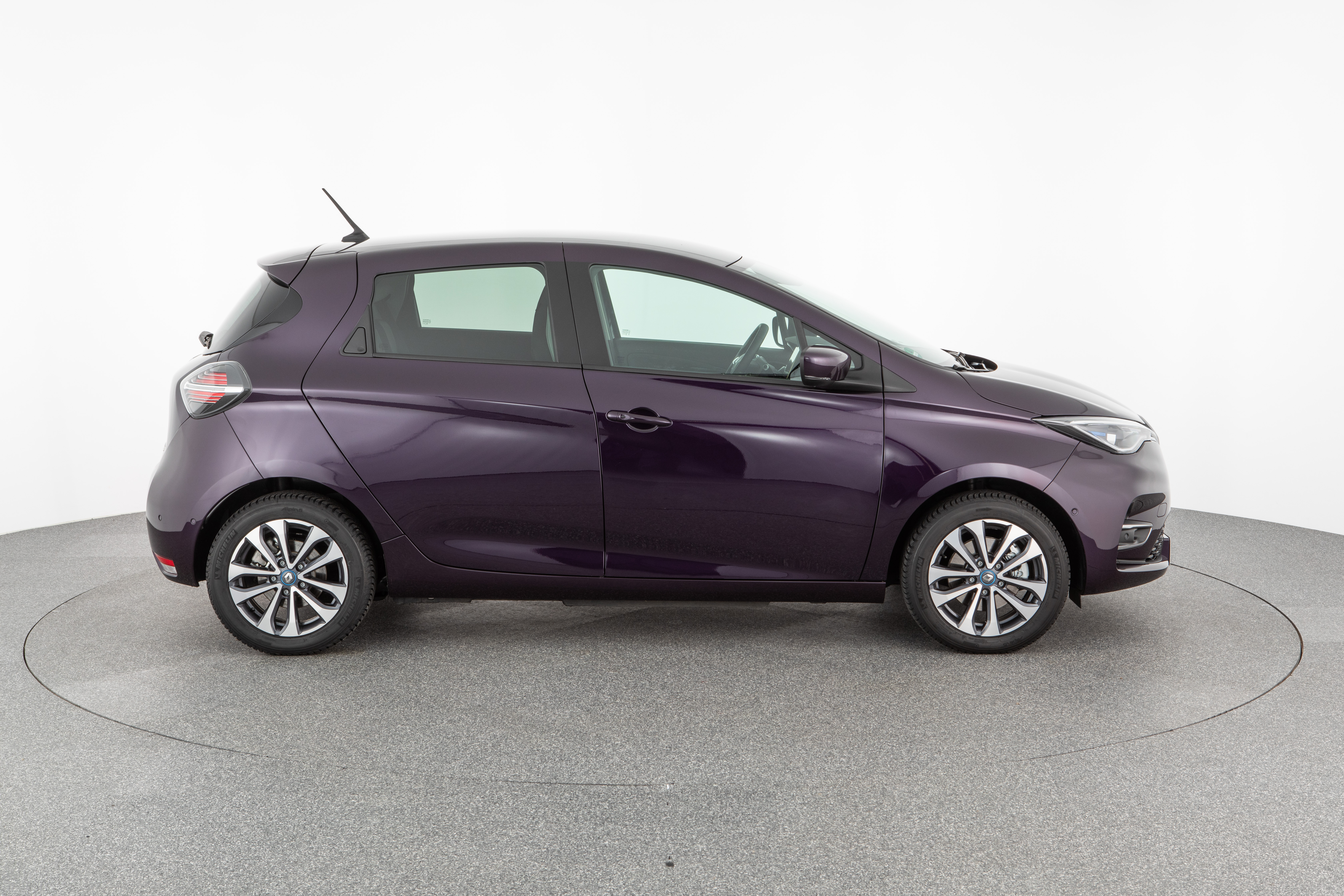 RENAULT ZOE R135 Z.E. 50 (52 KWH)