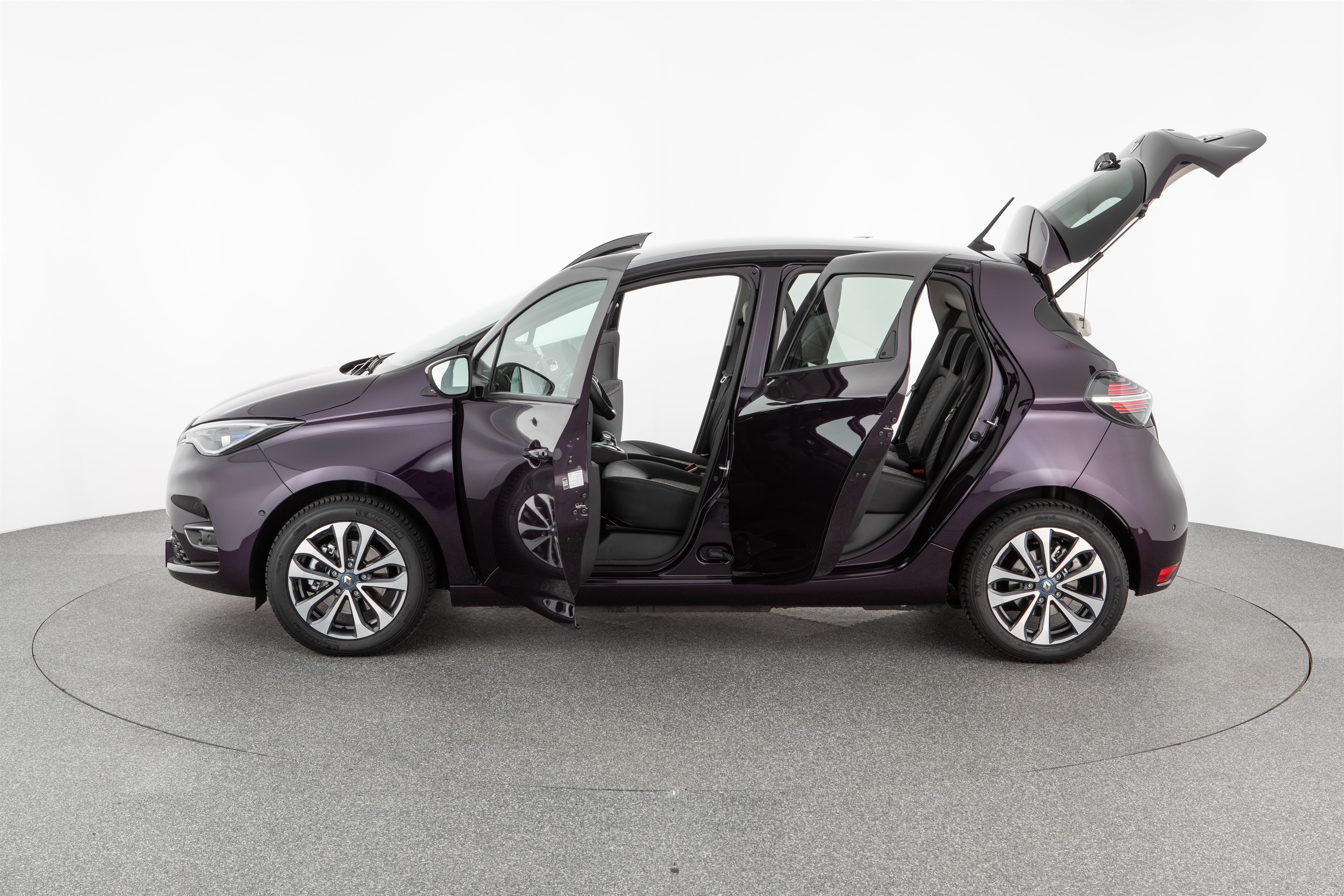 RENAULT ZOE R135 Z.E. 50 (52 KWH)